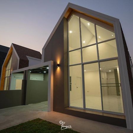 Kanchanaburi Modern Home المظهر الخارجي الصورة